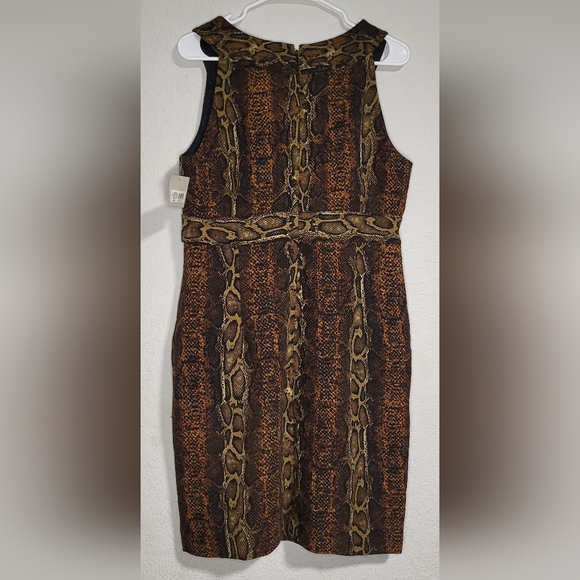 Madison Dress Brown Snake skin Print V-neck knee-length Size 12 - Picture 2 of 2